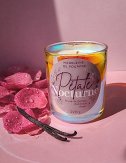 Bougie parfumée florale chic, cire végétale premium. Madeleine de pourpre.