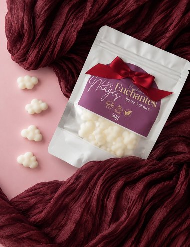 Fondants parfumés en cire végétale. Senteur ile de velours, noix de coco,tiaré,tonka. Madeleine de Pourpre.