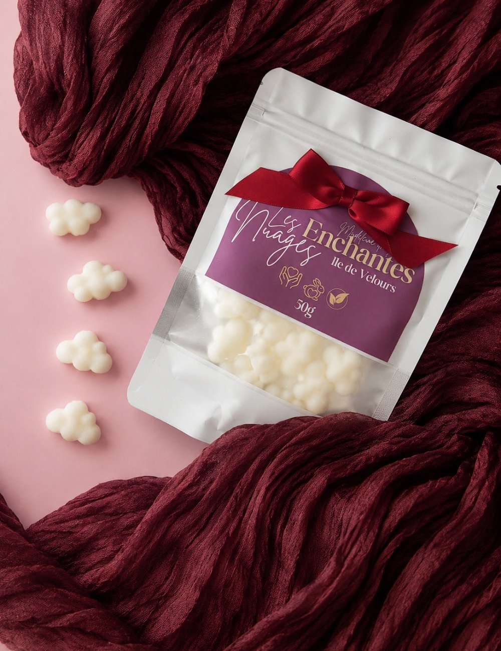 Fondants parfumés en cire végétale. Senteur ile de velours, noix de coco,tiaré,tonka. Madeleine de Pourpre.