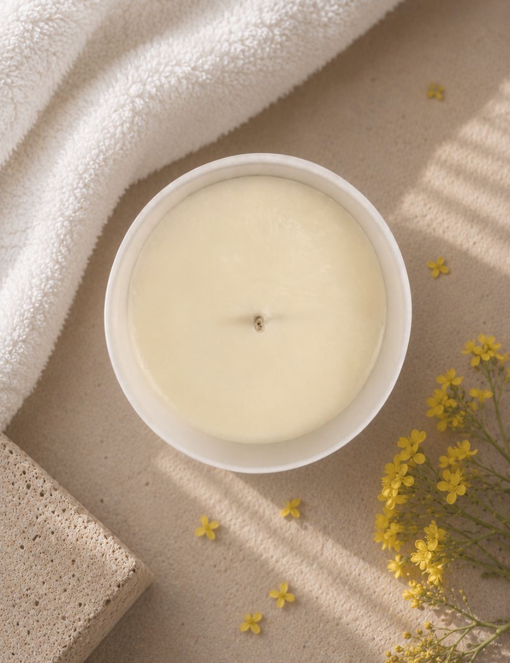 Bougie parfumée Madeleine de Pourpre. Cire végétale coco colza , cire premium sans paraffine , combustion propre.