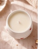 Bougie parfumée coulée dans une tasse en céramique. Senteur gourmande noisettes, chocolat et vanille.