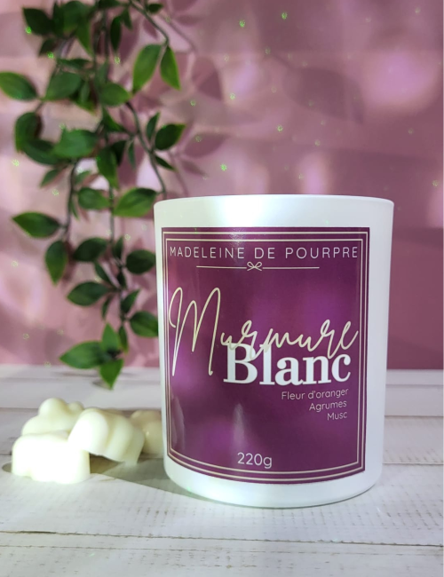 Bougie parfumée Murmure blanc,contenant élégant. Senteur fraîche et vivifiante.Cire végétale 100% colza-coco.