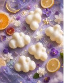 Fondants parfumés en forme de nuages de cire végétale colza coco. Senteur divine agrumes,violettes,jasmin. Madeleine de Pourpre.