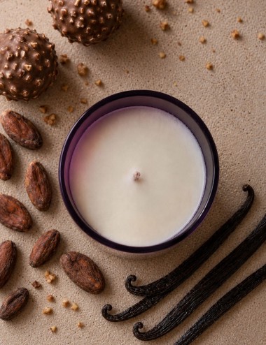 Bougie parfumée gourmande. Cire végétale colza-coco. Combustion propre sans paraffine. Madeleine de Pourpre.