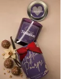 Bougie parfumée aux notes gourmandes de praliné,fève cacao, vanille. Senteur gourmande. Cire végétale. Madeleine de Pourpre.