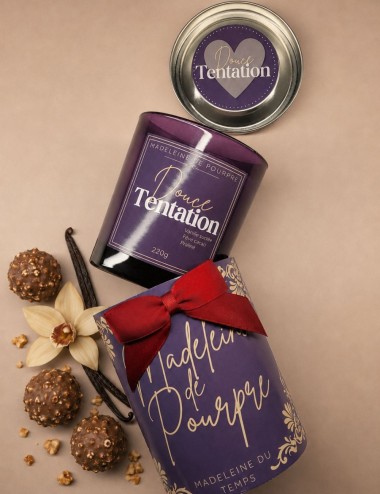 Bougie parfumée aux notes gourmandes de praliné,fève cacao, vanille. Senteur gourmande. Cire végétale. Madeleine de Pourpre.