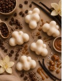 Fondants parfumés en forme de nuages de cire végétale. Senteur gourmande café moka caramel vanille.Madeleine de Pourpre.
