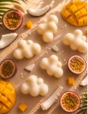 Fondants parfumés en forme de nuages de cire végétale colza-coco. Senteur tropicale fruitée. Madeleine de Pourpre.