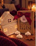 Coffret cadeau fondants parfumés. 15 nuages dans sa boîte originale.
Madeleine de Pourpre.