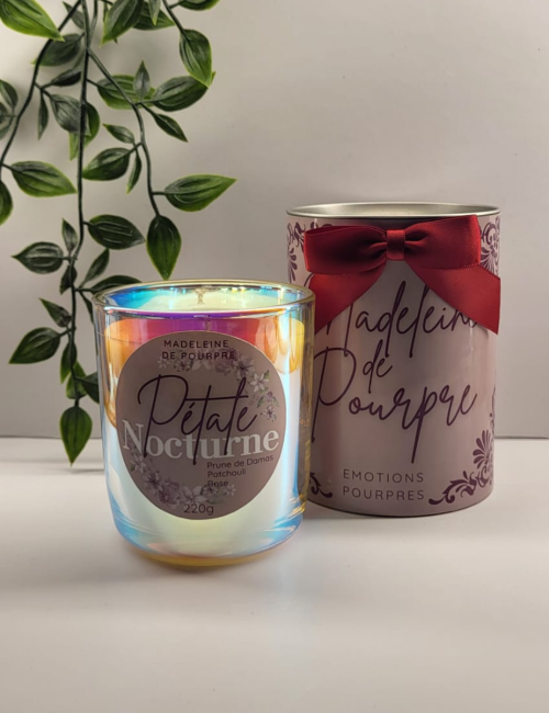 Bougie parfumée senteur raffinée Pétale Nocturne, contentant élégant en verre holographique, bougie sans paraffine.
