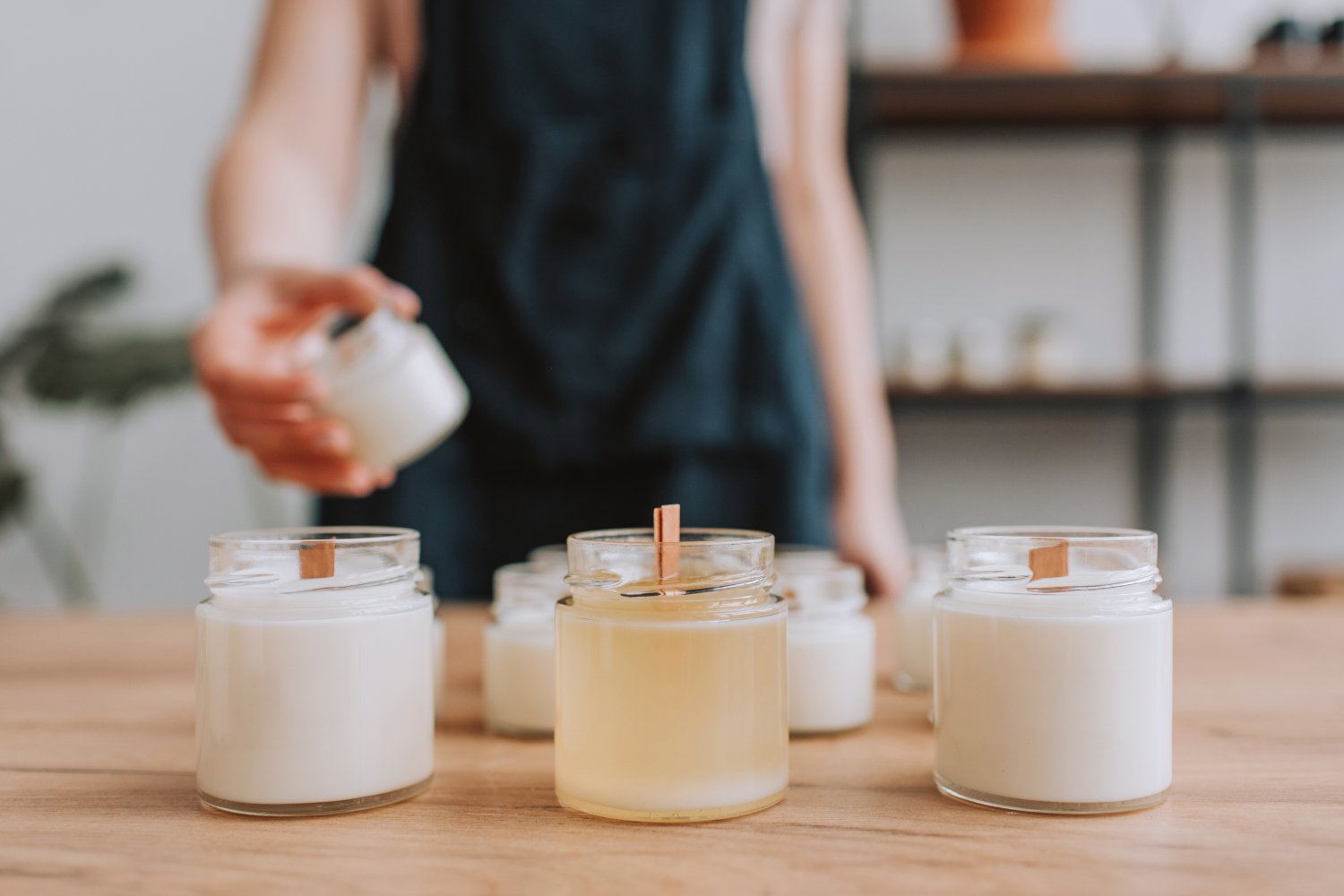 Pourquoi une bougie artisanale ne brûle pas comme une bougie industrielle?